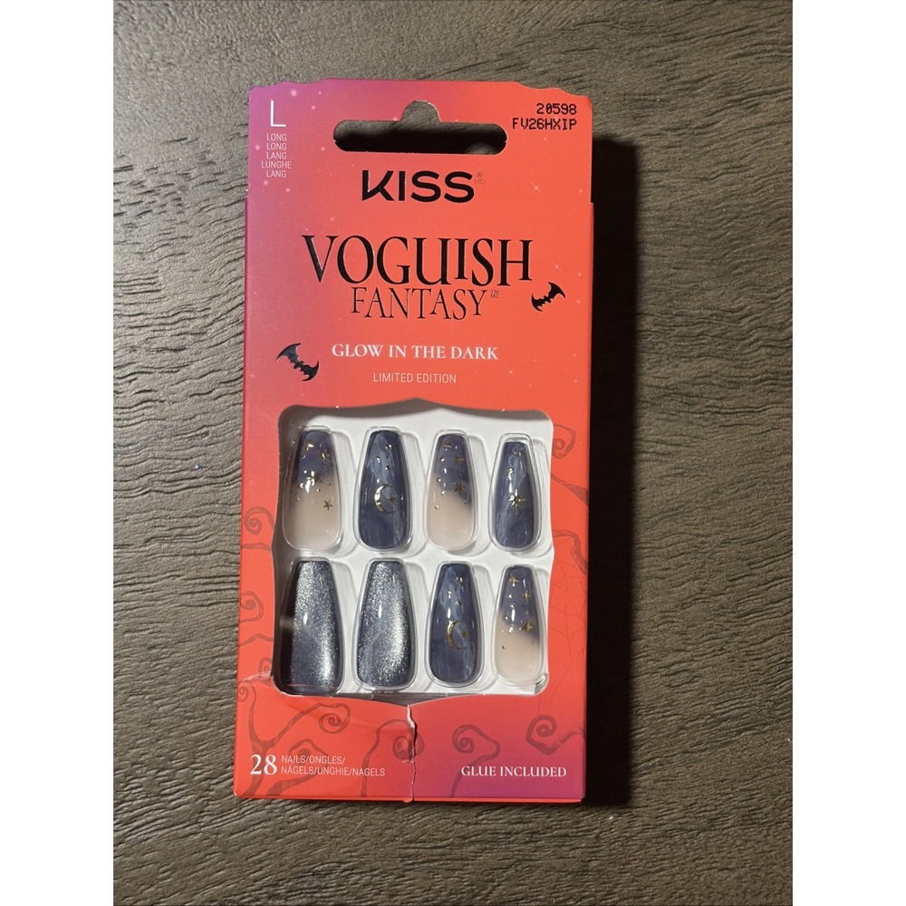 Kiss Vougish Fantasy Glow In The Dark Nails Long Glue Included